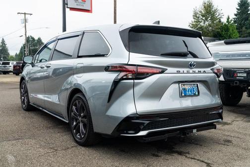 2021 Toyota Sienna XSE 7 Passenger