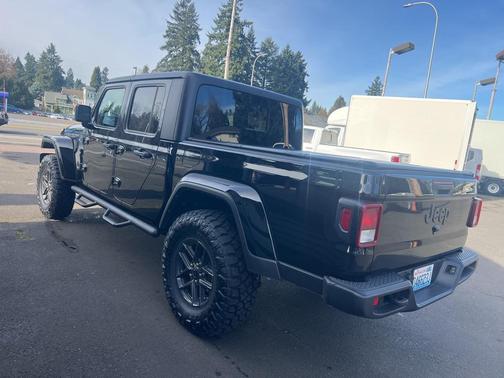 2024 Jeep Gladiator Sport S