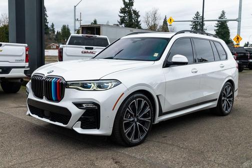 2022 BMW X7 M50i