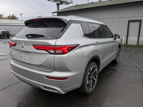 2023 Mitsubishi Outlander PHEV SEL