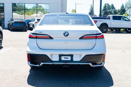 White Metallic 2025 BMW 740 xDrive