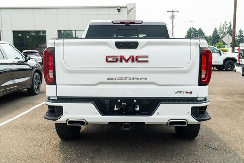Summit White 2022 GMC Sierra 1500 AT4