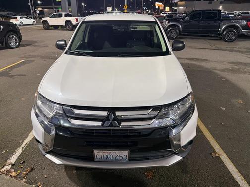 2017 Mitsubishi Outlander ES