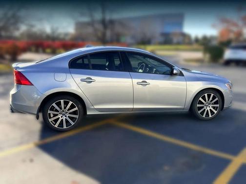 2017 Volvo S60 T5 Dynamic