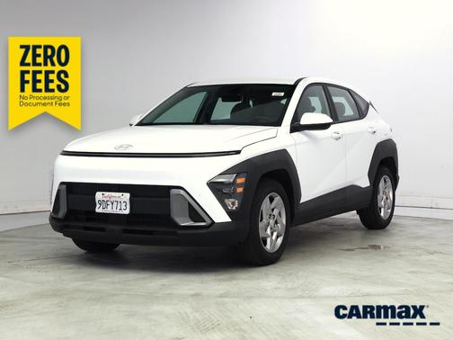 White 2024 Hyundai KONA SE