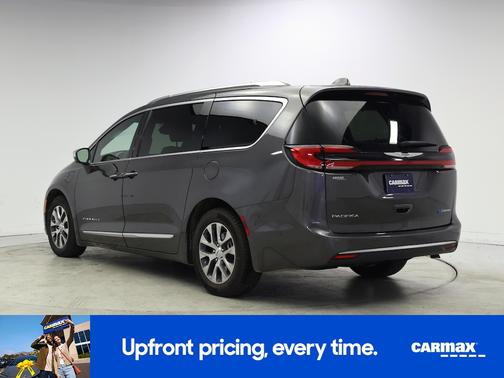 Gray 2022 Chrysler Pacifica Hybrid Pinnacle