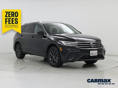 Black 2023 Volkswagen Tiguan SE