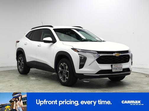White 2025 Chevrolet Trax LT