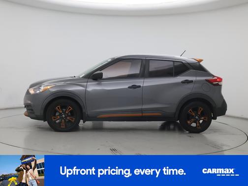 Gray 2018 Nissan Kicks SV
