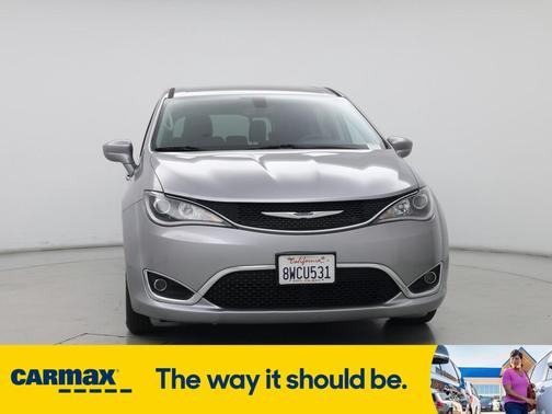 2020 Chrysler Pacifica Touring