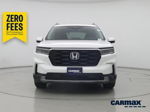 White 2025 Honda Pilot Touring