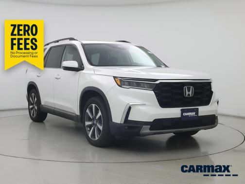 White 2025 Honda Pilot Touring