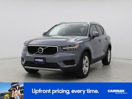 2022 Volvo XC40 T5 Momentum