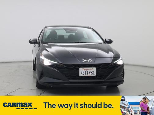 2022 Hyundai ELANTRA SE