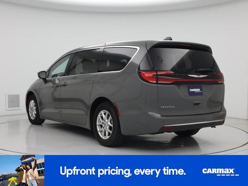 Gray 2023 Chrysler Pacifica Touring L