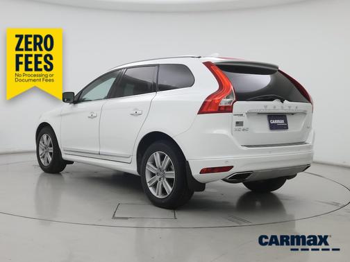 White 2017 Volvo XC60 T5 Inscription