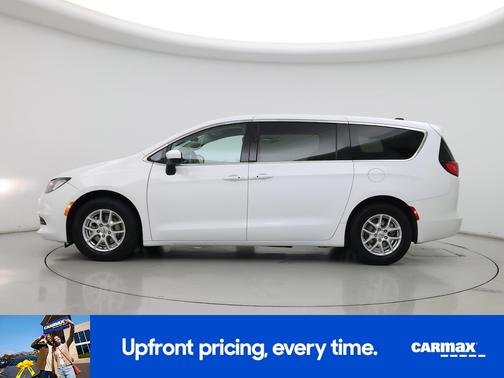White 2022 Chrysler Voyager LX