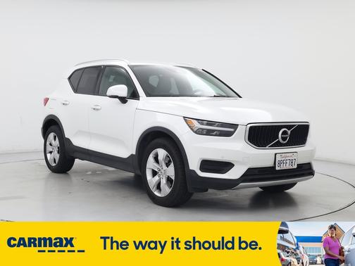 2020 Volvo XC40 T5 Momentum