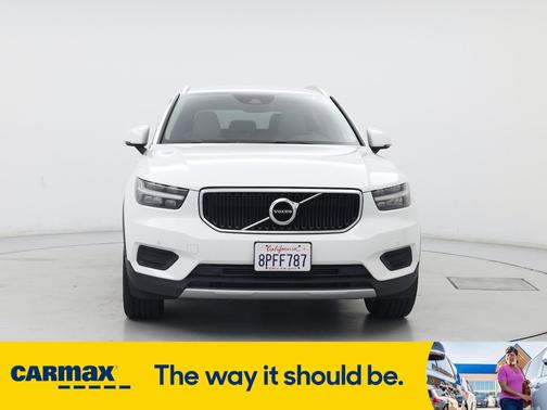 2020 Volvo XC40 T5 Momentum