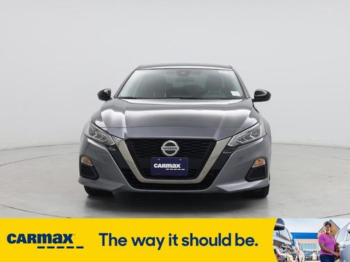 2022 Nissan Altima SR