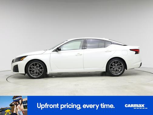 White 2023 Nissan Altima SR