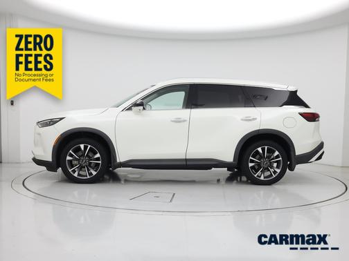 White 2023 INFINITI QX60 Luxe