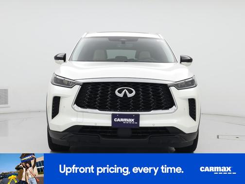 White 2023 INFINITI QX60 Luxe