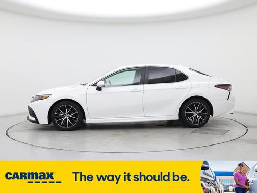 2022 Toyota Camry Hybrid SE