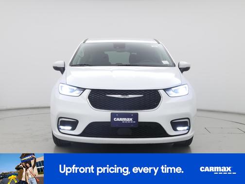 White 2023 Chrysler Pacifica Touring L