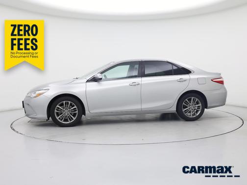 Silver 2016 Toyota Camry SE