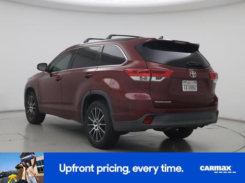Burgundy 2017 Toyota Highlander SE