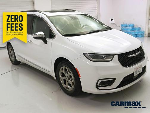 White 2023 Chrysler Pacifica Limited