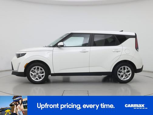 White 2025 Kia Soul S