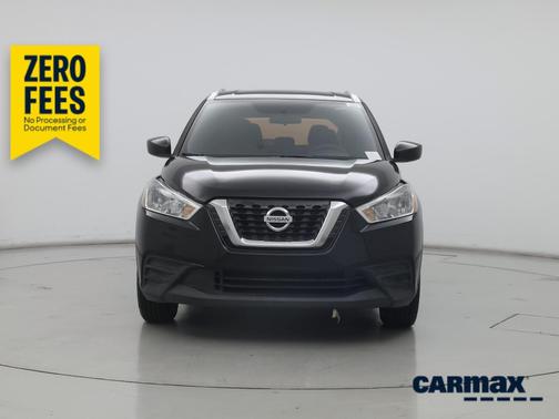 Black 2019 Nissan Kicks S
