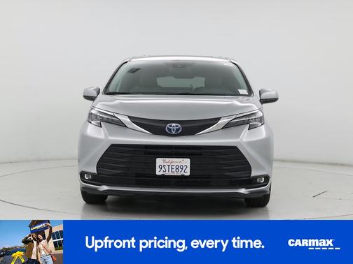 2025 Toyota Sienna XLE