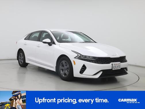 White 2022 Kia K5 LX