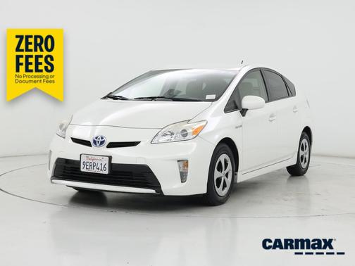 White 2015 Toyota Prius Two