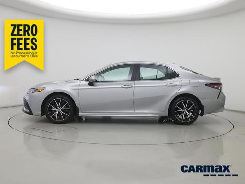 Silver 2024 Toyota Camry SE