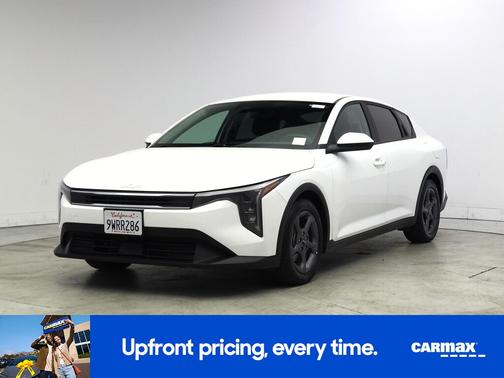 White 2025 Kia K4 LXS