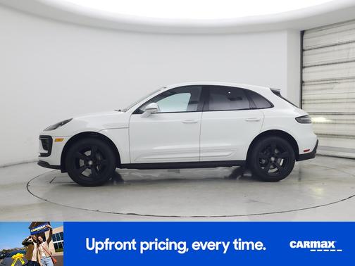 White 2024 Porsche Macan