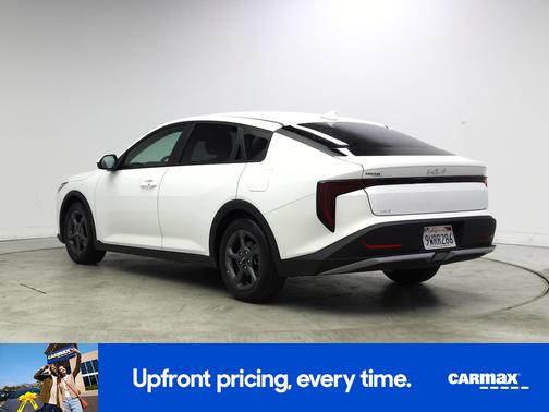 White 2025 Kia K4 LXS