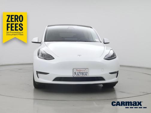 White 2023 Tesla Model Y Performance