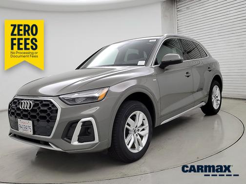 Green 2023 Audi Q5 S-Line Premium