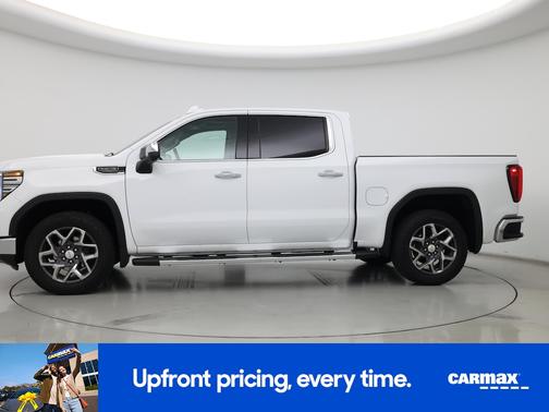 White 2024 GMC Sierra 1500 SLT
