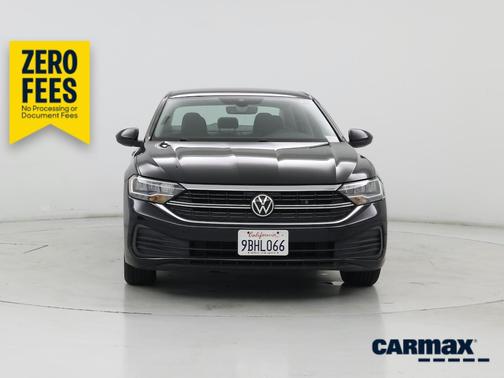 Black 2022 Volkswagen Jetta SE
