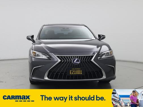 2022 Lexus ES 300h