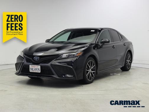 Black 2022 Toyota Camry Hybrid SE