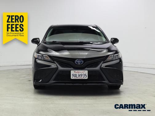 Black 2022 Toyota Camry Hybrid SE