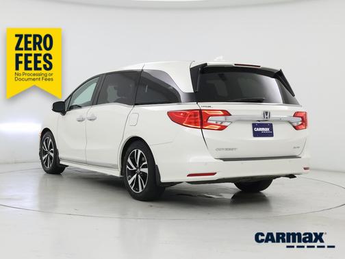 White 2018 Honda Odyssey Elite
