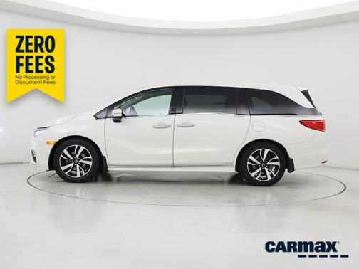 White 2018 Honda Odyssey Elite